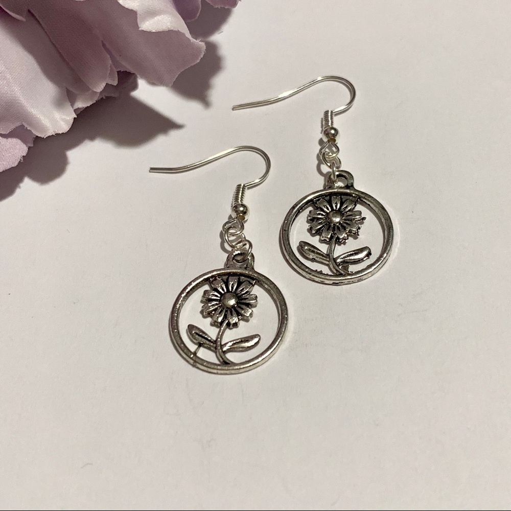 Flower Circle Fashion Earrings - Picture 5 of 7